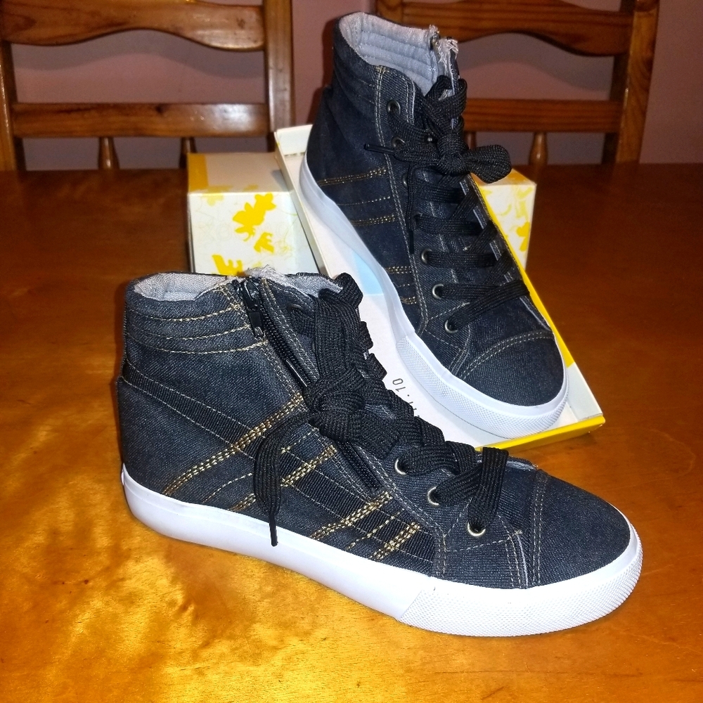 BU Collection Navy Blue Zip Up Sneakers Size 8